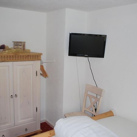 Landgasthof Hirschen Untermettingen อูลิงเกน-เบียร์เคนดอร์ฟ ภายนอก รูปภาพ