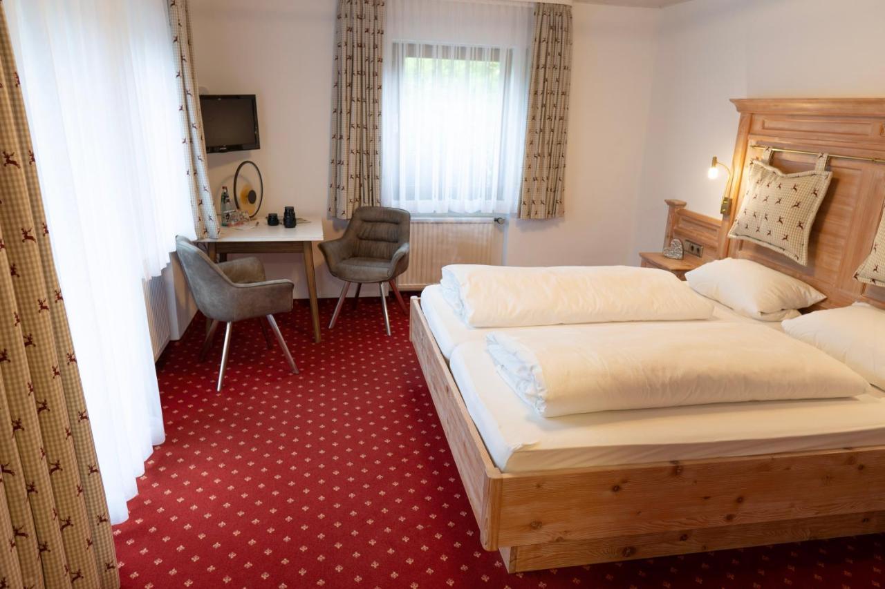 Landgasthof Hirschen Untermettingen อูลิงเกน-เบียร์เคนดอร์ฟ ภายนอก รูปภาพ