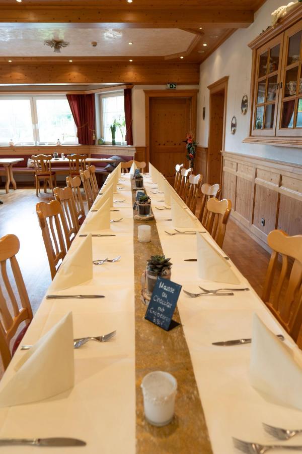 Landgasthof Hirschen Untermettingen อูลิงเกน-เบียร์เคนดอร์ฟ ภายนอก รูปภาพ
