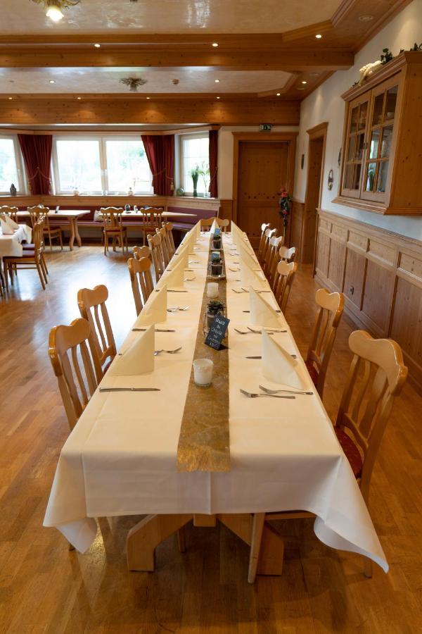 Landgasthof Hirschen Untermettingen อูลิงเกน-เบียร์เคนดอร์ฟ ภายนอก รูปภาพ