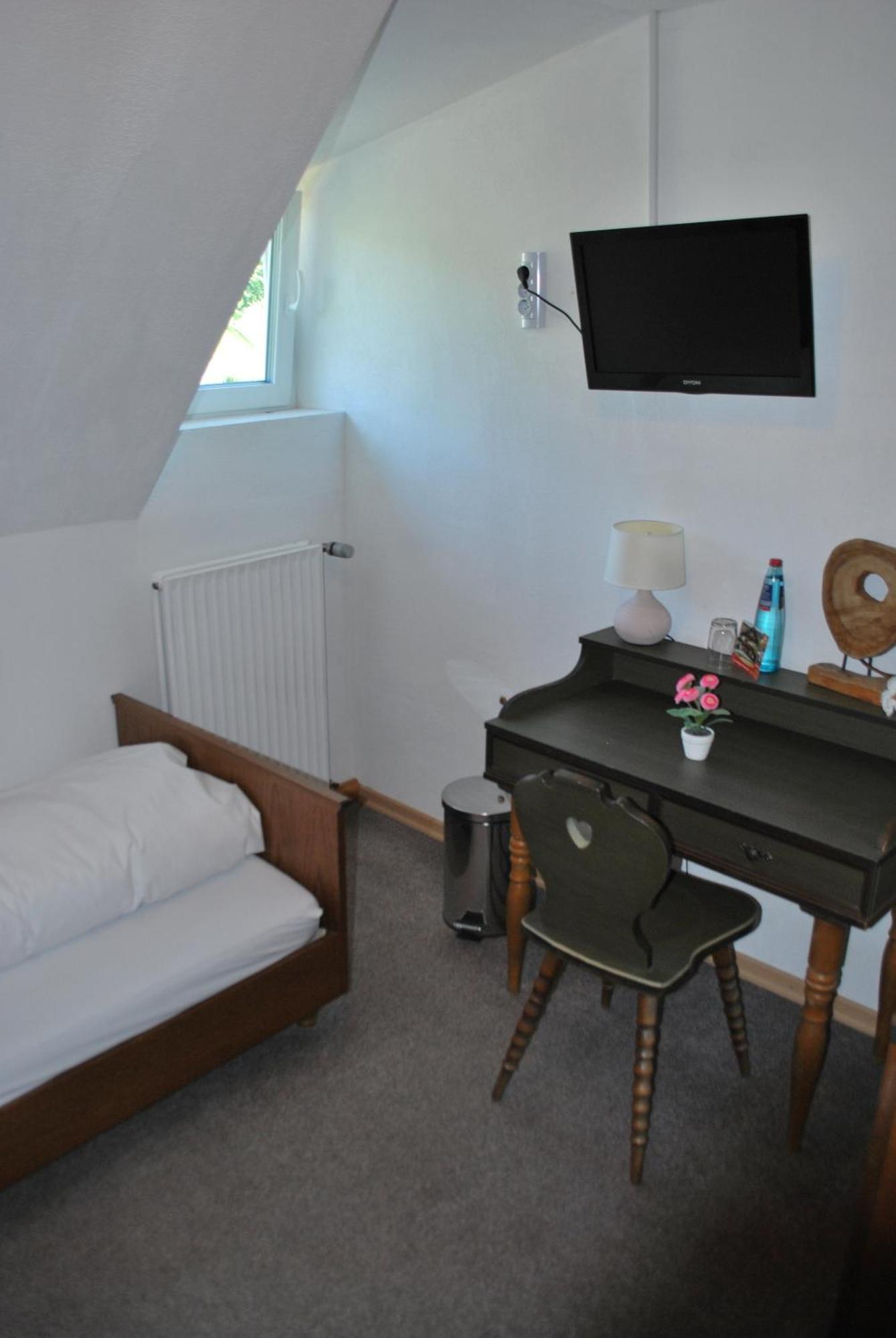 Landgasthof Hirschen Untermettingen อูลิงเกน-เบียร์เคนดอร์ฟ ห้อง รูปภาพ