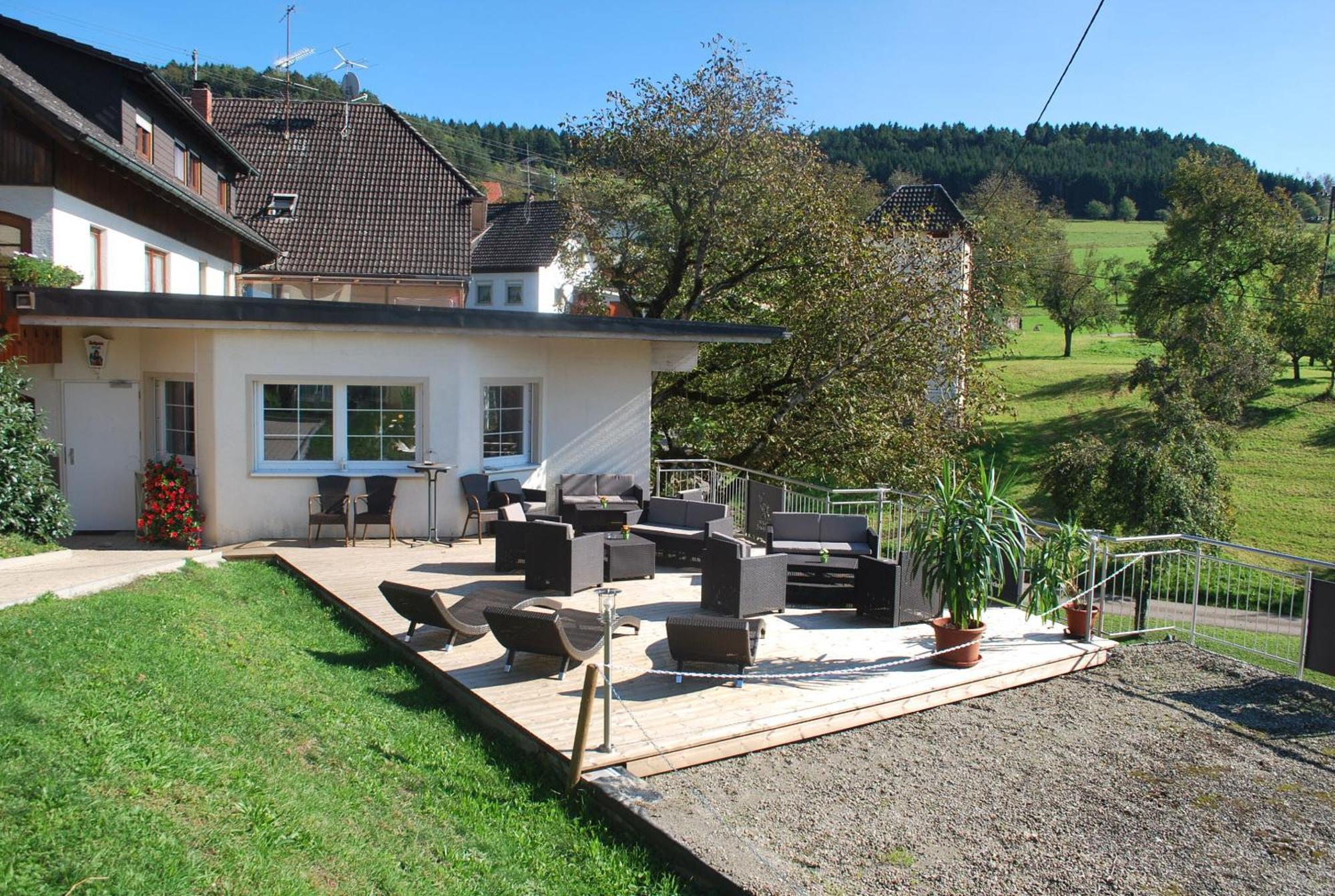 Landgasthof Hirschen Untermettingen อูลิงเกน-เบียร์เคนดอร์ฟ ภายนอก รูปภาพ