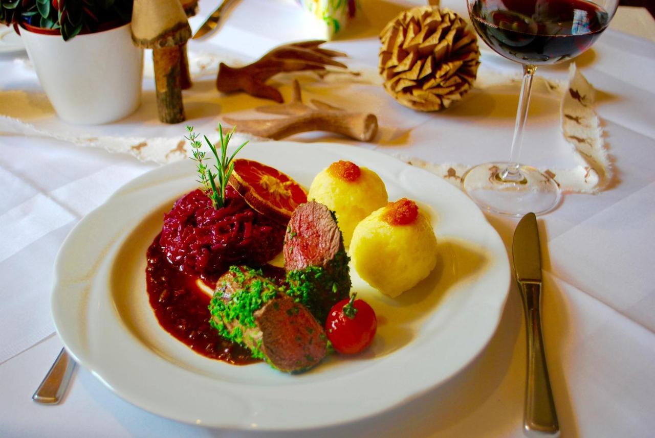 Landgasthof Hirschen Untermettingen อูลิงเกน-เบียร์เคนดอร์ฟ ภายนอก รูปภาพ